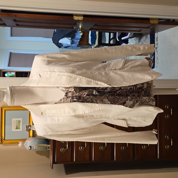 WHBM Blouse - Picture 6 of 6